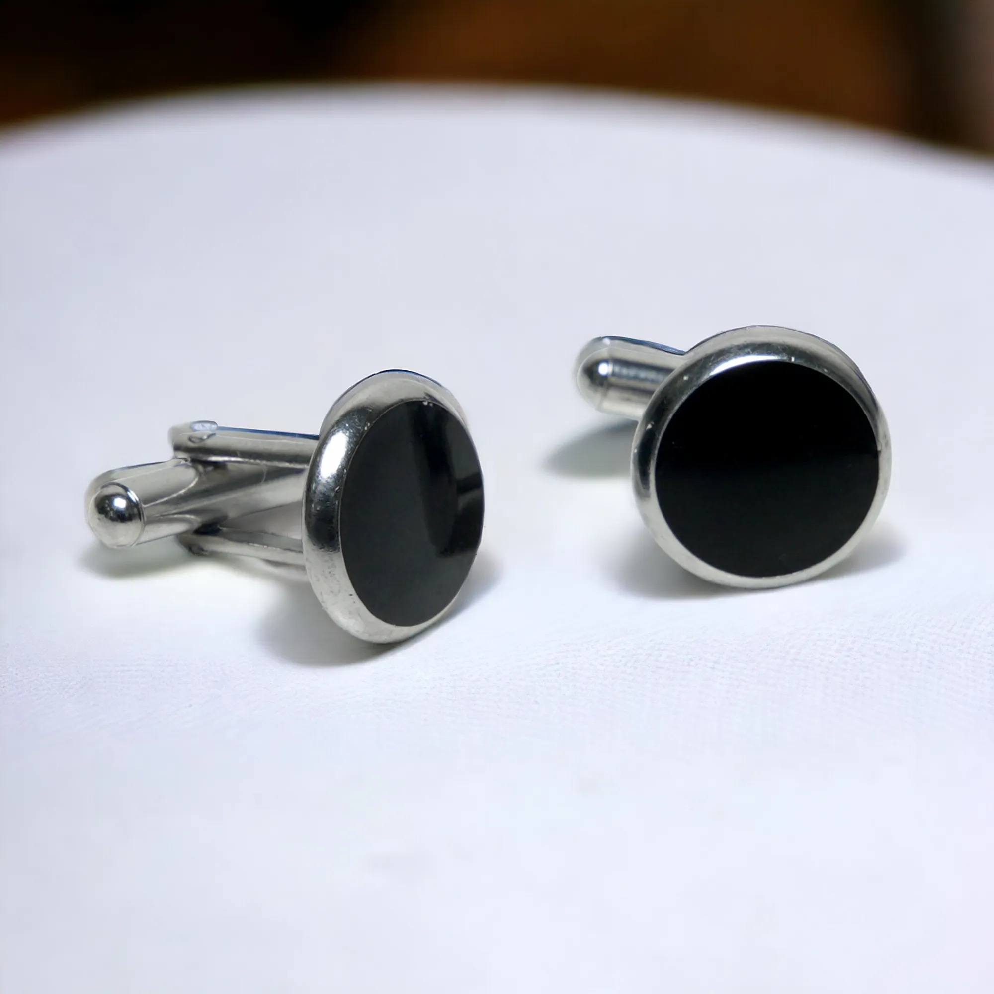 Chokore Round Silver Cufflinks (Black)