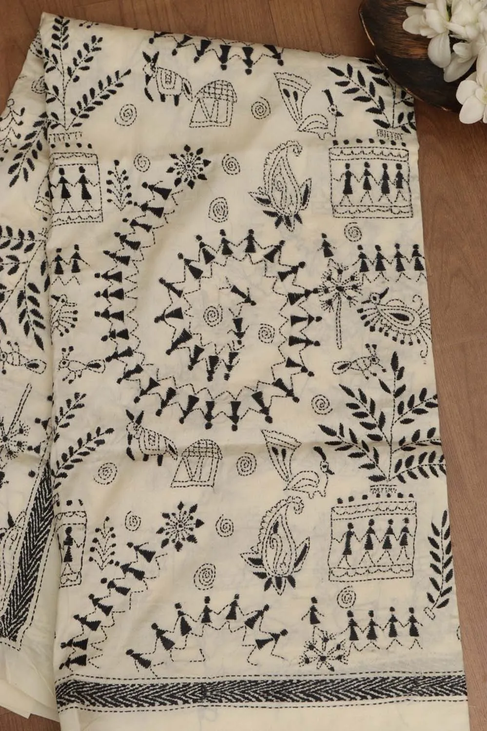 Elegant Off White Hand Embroidered Kantha Bangalore Silk Dupatta