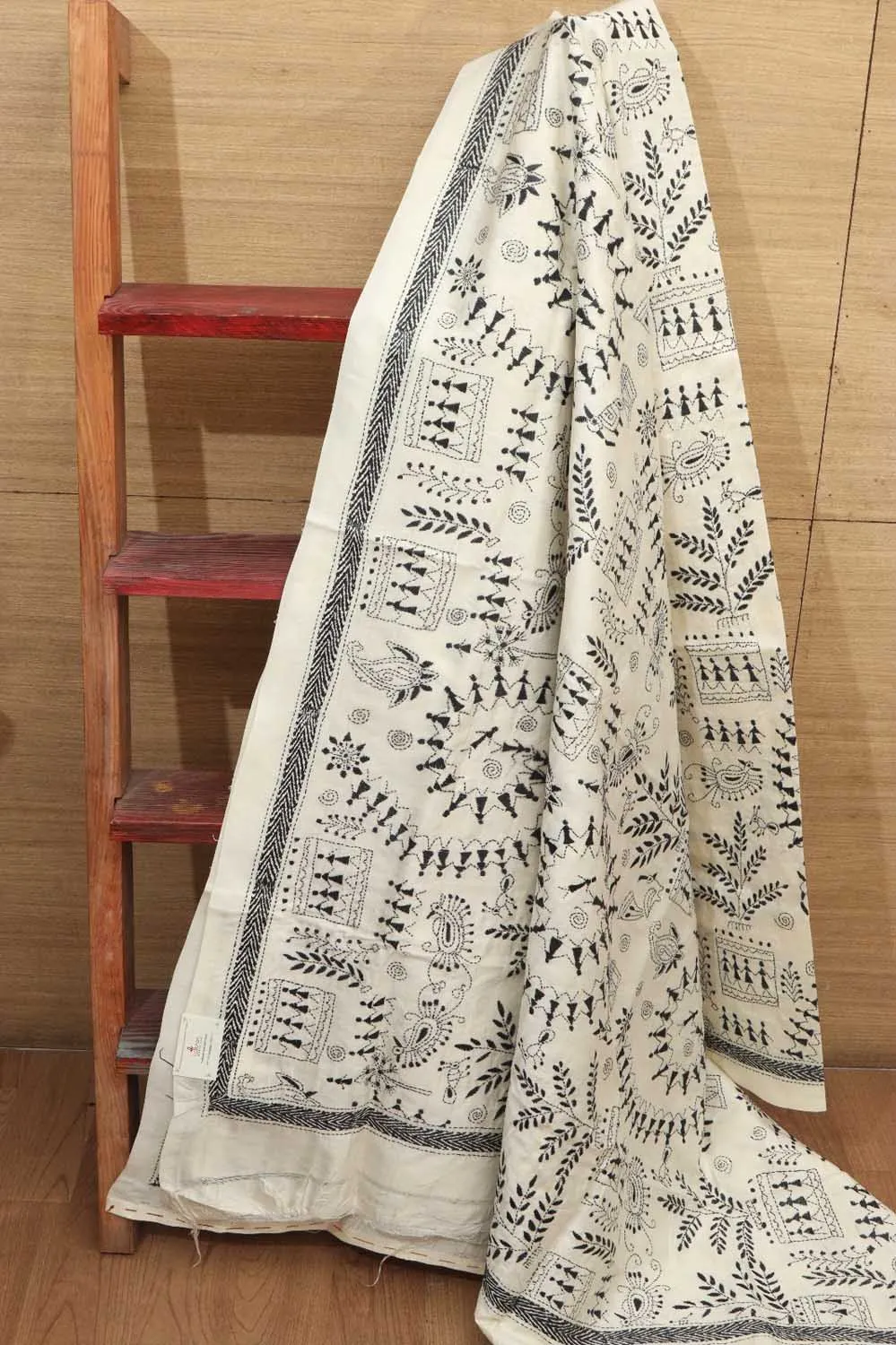 Elegant Off White Hand Embroidered Kantha Bangalore Silk Dupatta