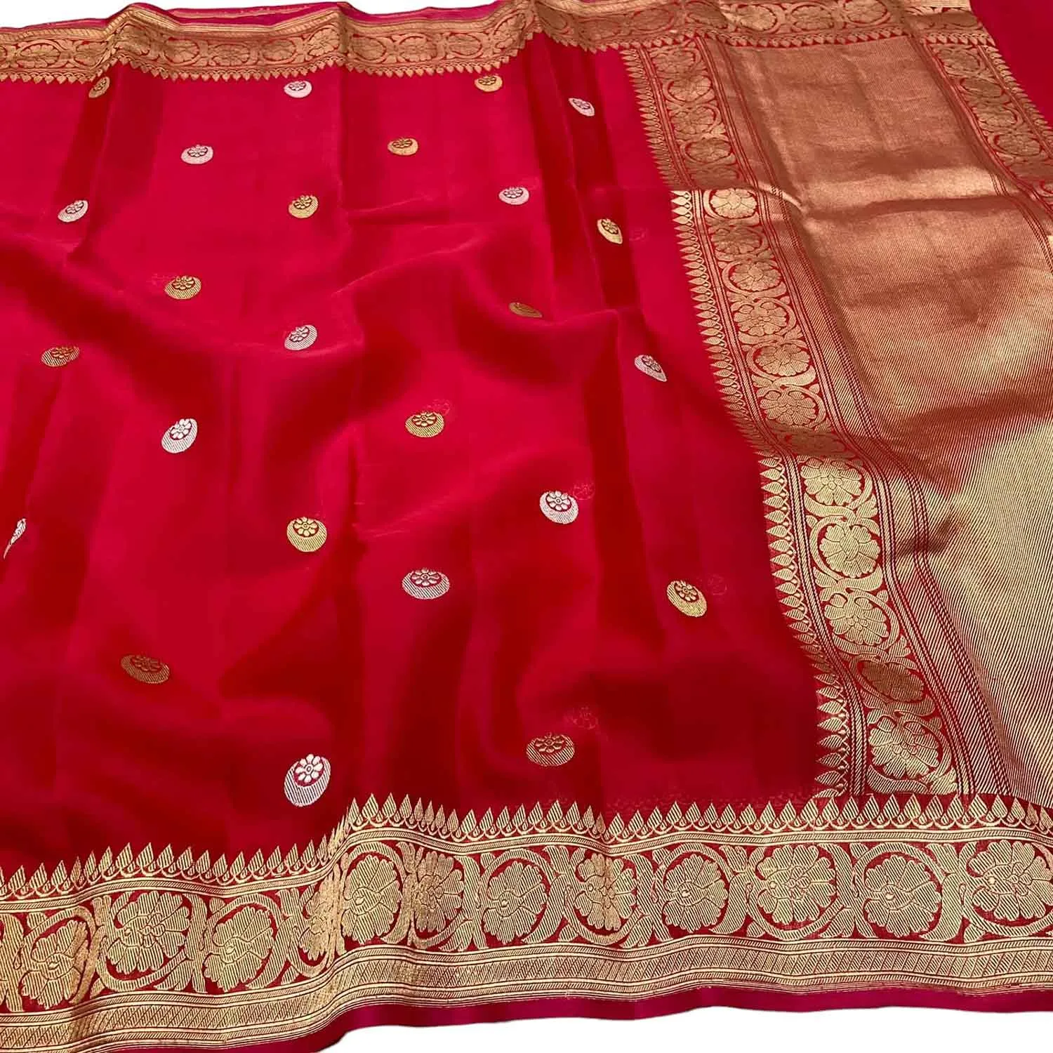 Exquisite Red Handloom Banarasi Pure Kora Silk Saree