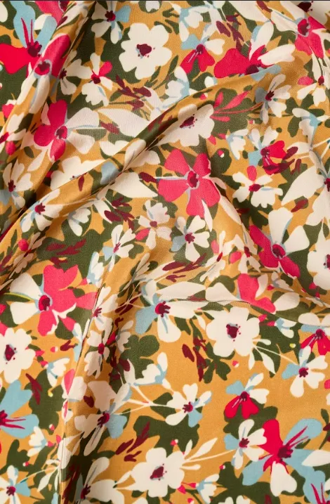 Lovely Multicolored Tiny Floral Pattern Printed Natural Crepe Silk Fabric