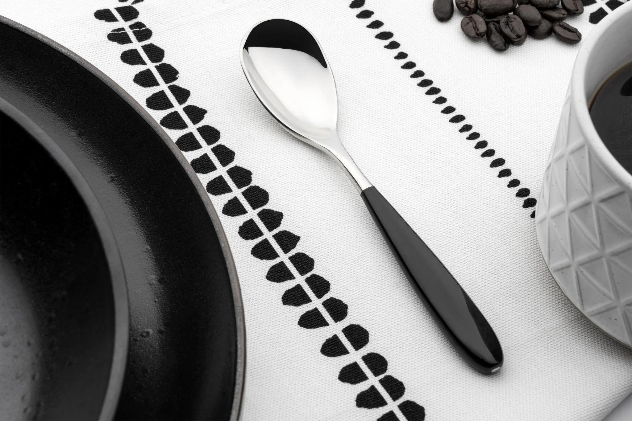 Yin & Yang Black 26 Piece Cutlery Set