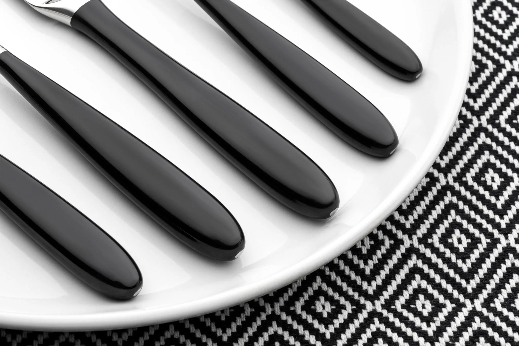 Yin & Yang Black 26 Piece Cutlery Set